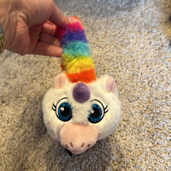 Travel Palz plush unicorn headphones - Picture 3 of 9